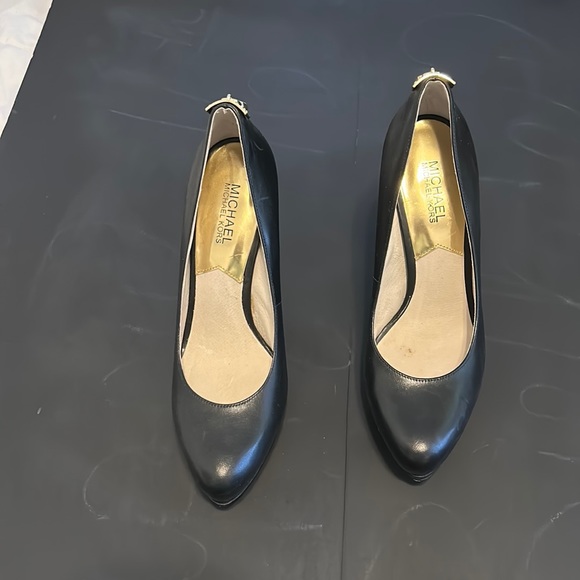 MICHAEL KORS PUMP SHOE SIZE 8 1/2 - Picture 1 of 12